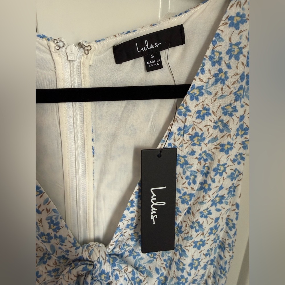NWT Lulus Flowery Sentiments white floral print tie-front midi dress, size S. - Picture 5 of 10